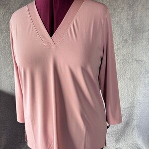 Women's Soft V-Neck Three-Quarter Sleeve Top - Pink